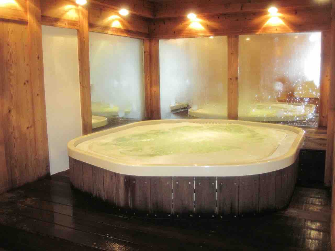 hot-bath-benefits-for-stress-levels-skin-health-immunity-more